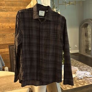 Billy Reid Large Standard fit button down

Charcoal and brown